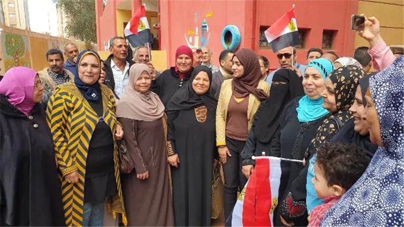 نائب محافظ القليوبية : المرأة تواصل سيمفونية المشاركة الفعالة في الاستفتاء.. صور