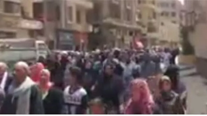مسيرة حاشدة ببولاق ابوالعلا للمشاركة في التعديلات الدستورية..فيديو