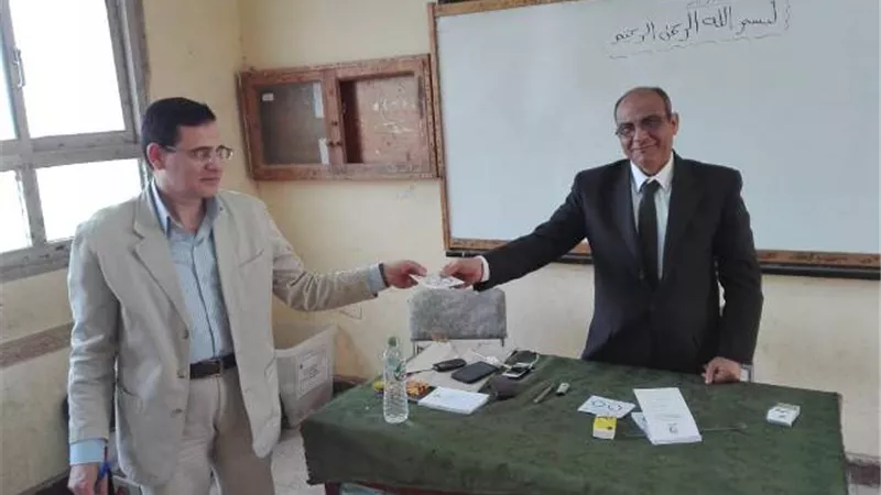 رئيس تحرير الجمهورية أون لاين: الاقبال على الاستفتاء ابلغ رد على المشككين.. صور