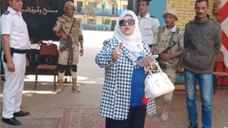 عفاف شعيب تدلى بصوته فى المهندسين .. صور