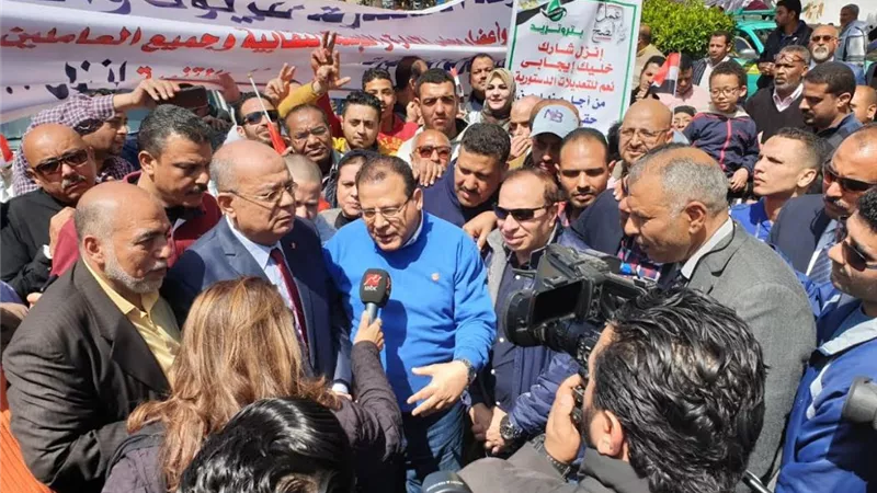 فى اخر ايام الاستفتاء: مسيرة عمالية تجوب شوارع الاسكندرية