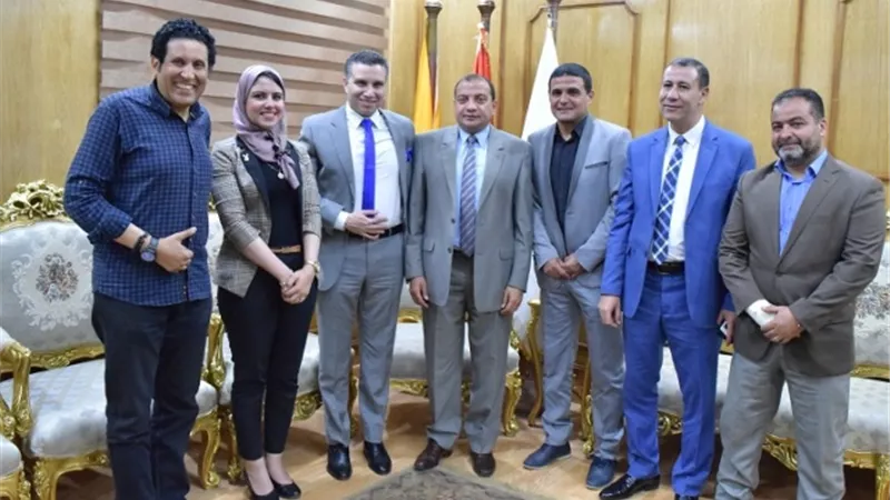 أتوبيسات لنقل طلاب جامعة بنى سويف للجان