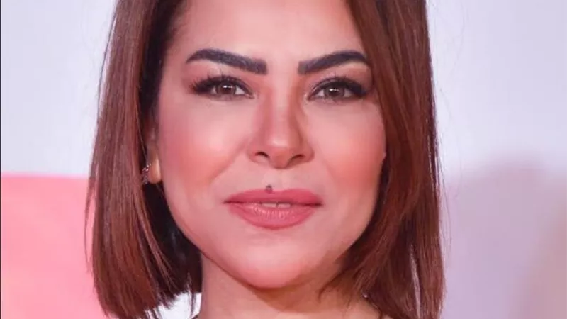 غدا.. الفنانة ألفت عمر ضيفة كلام وسط البلد على راديو مصر