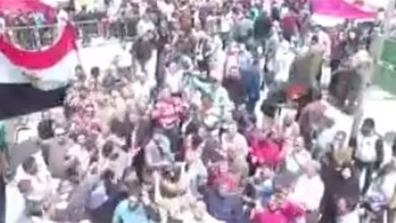 مد التصويت بلجان محطة مصر نتيجة للكثافة العالية .. فيديو وصور