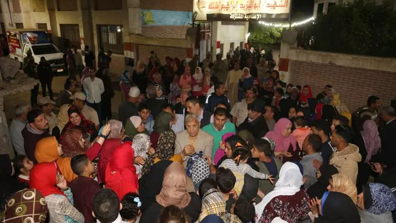 محافظ المنوفية يتفقد اللجان والمقار الإنتخابية ببركة السبع