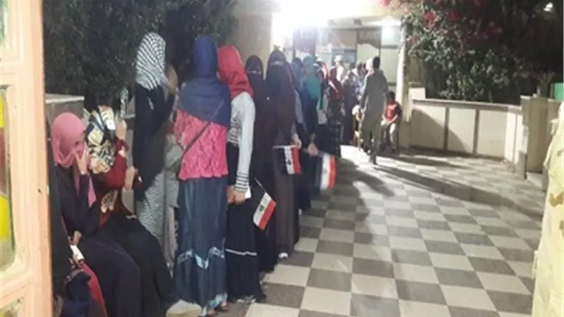 تزايد الإقبال على التصويت فى الساعات الأخيرة ومسيرة بقرية 