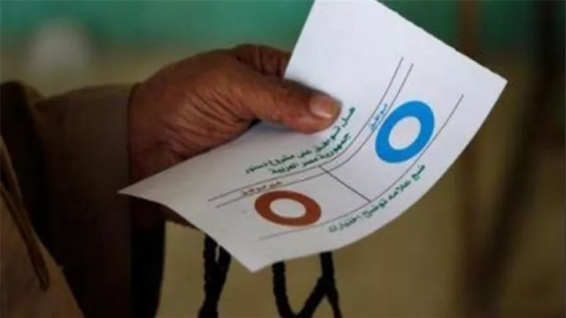 اللجنة العامة بالجيزة تستعد لاستقبال صناديق الاستفتاء