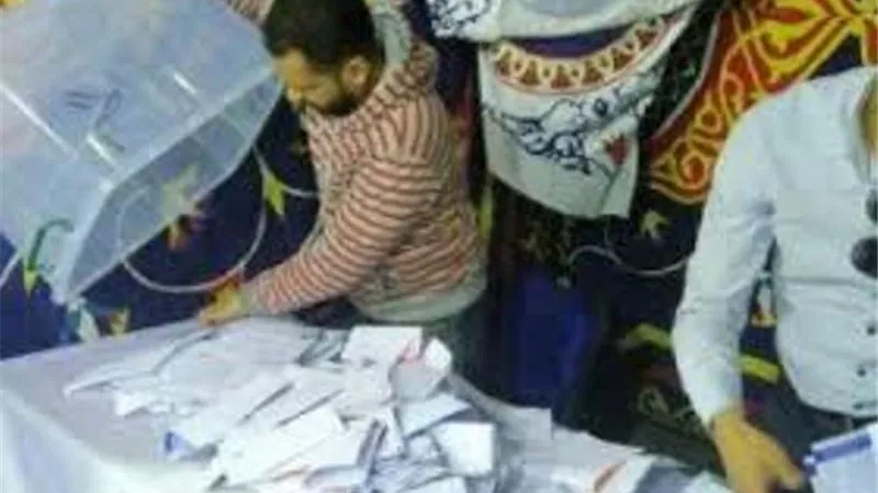 اللجان الفرعية بالمطرية تنتهى من فرز صناديق الاقتراع
