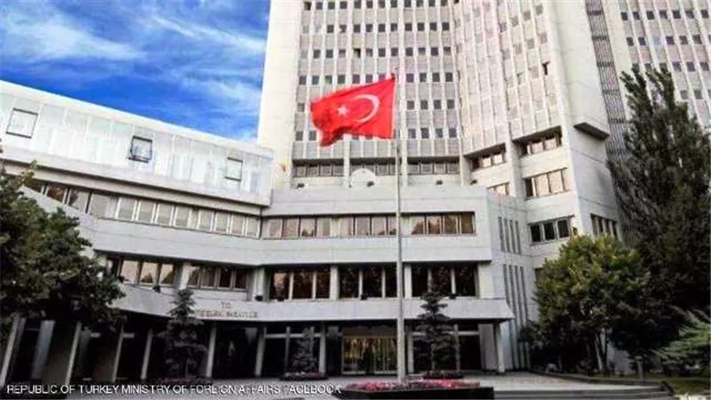 تركيا تعلن الوقوف مع إيران في وجه العقوبات الأميركية