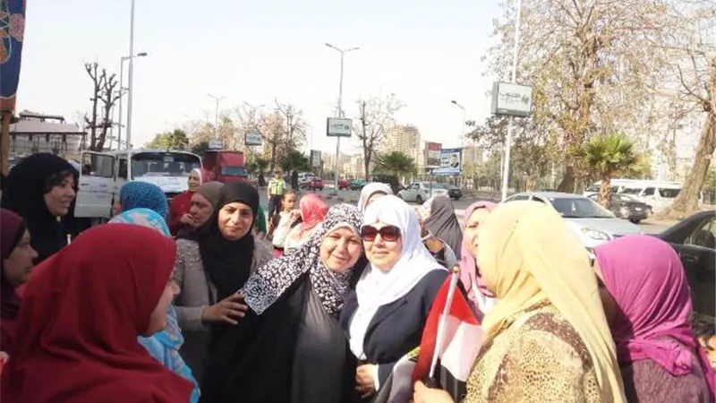 ختامها مسك.. لليوم الثالث للاستفتاء مؤسسة ابو العينين تواصل المسيرات وتقدم التسهيلات لكبار السن بالجيزة