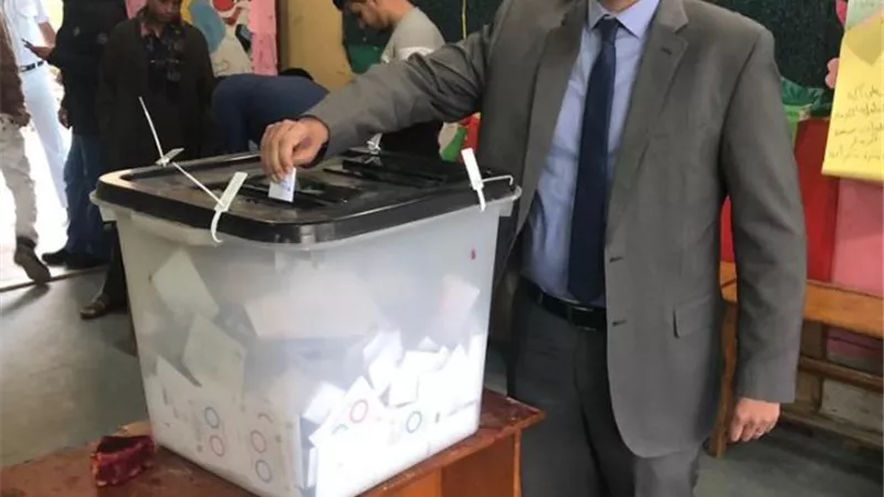 مدير صندوق مكافحة الإدمان يدلى بصوته فى الاستفتاء على التعديلات الدستورية