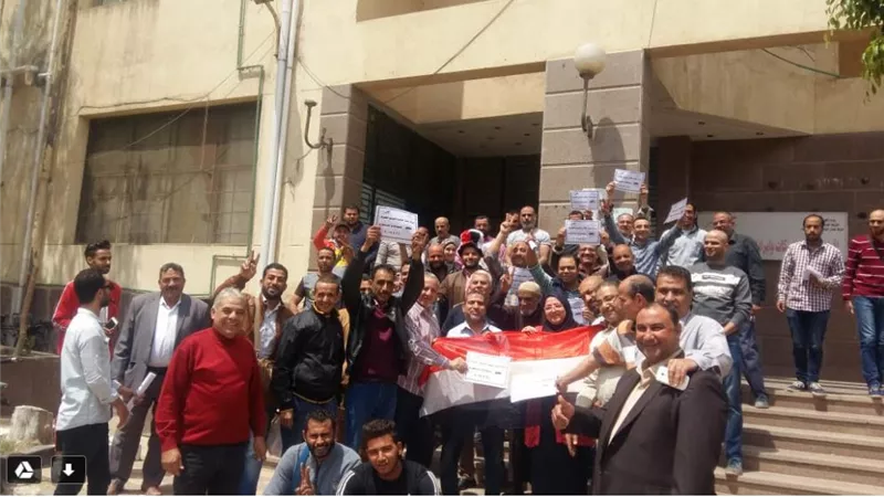 شبكات العبور والنهضة كامل العدد امام لجان الاستفتاء
