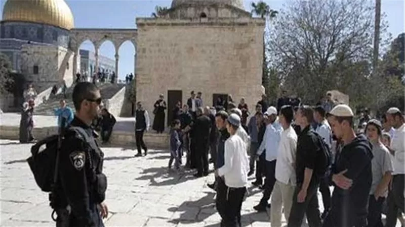 اقتحام المسجد الأقصى بحراسة من قوات الاحتلال الإسرائيلى