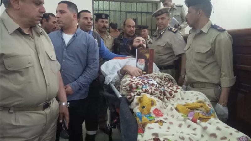 بالصور .. الاعدام شنقا للمتهمين بقتل رئيس دير الانبا مقار بوادى النطرون