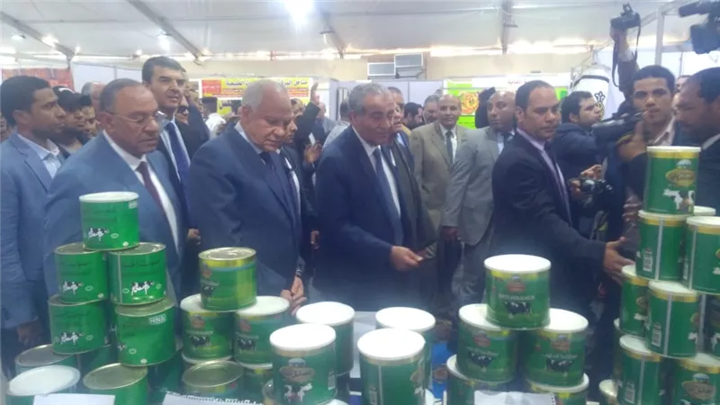 وزير التموين يفتتح 