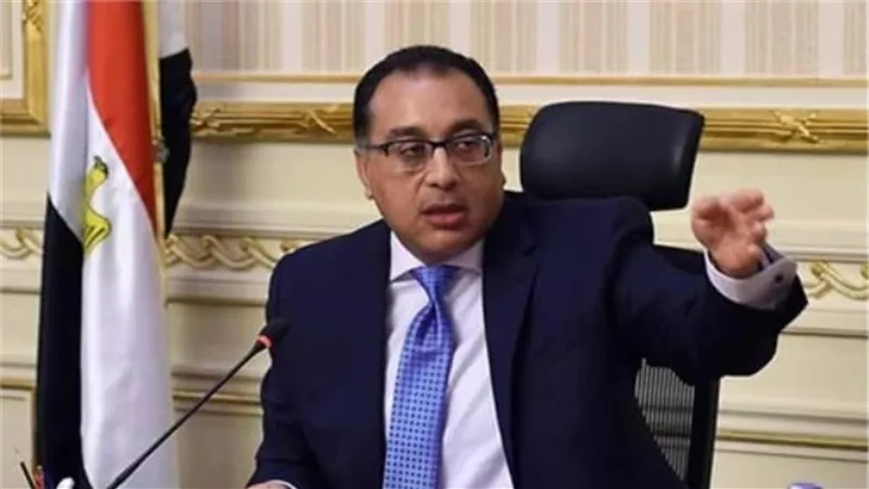مدبولى يصدر قرار فرض حظر التجوال على بعض مناطق شمال سيناء لـ3 اشهر