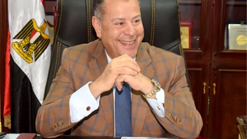 محافظ بني سويف يهنئ البابا تواضروس بعيد القيامة