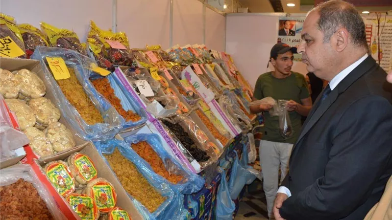 محافظ الغربية يقرر إجراءات مشددة للرقابة على الأسواق وطوارئ بالمستشفيات وإيقاف الاجازات والراحات