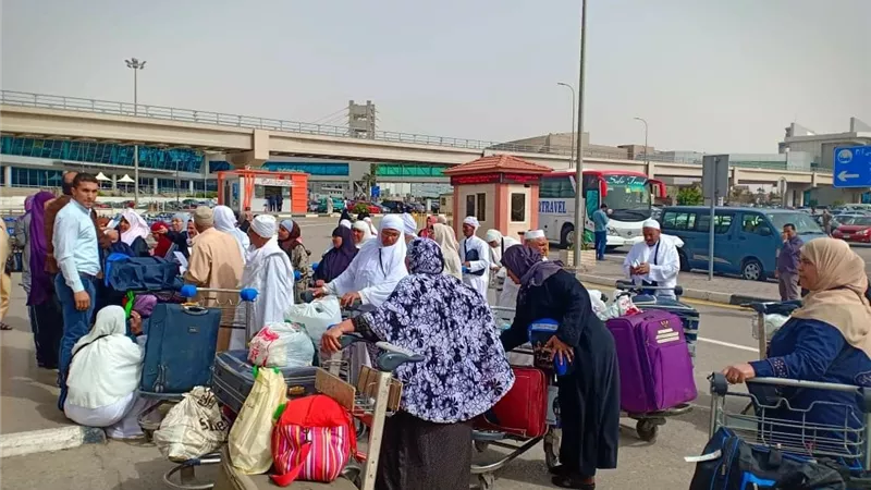 تسيير 8 رحلات لنقل 3200 معتمر إلي الأراضي المقدسة