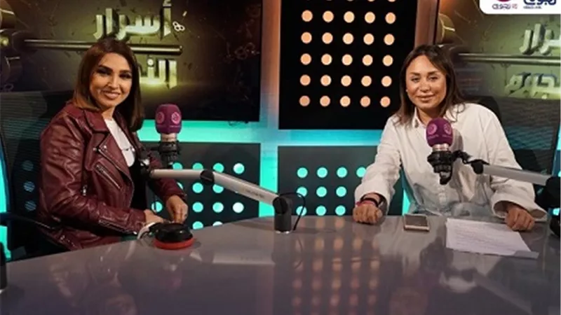فيديو.. نجوم إف.إم تحتفل بعيد ميلاد روجينا فى برنامج 