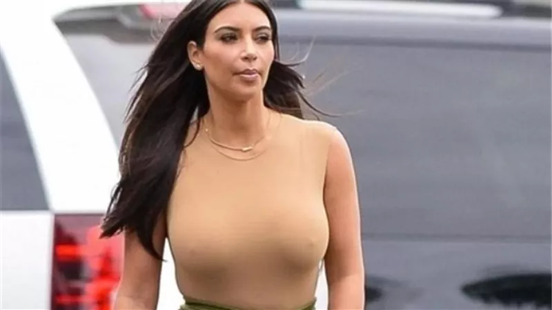 كيم كارداشيان تشعل السوشيال ميديا بـ5 صور جديدة