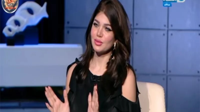 ياسمين الخطيب تمازح تامر امين 