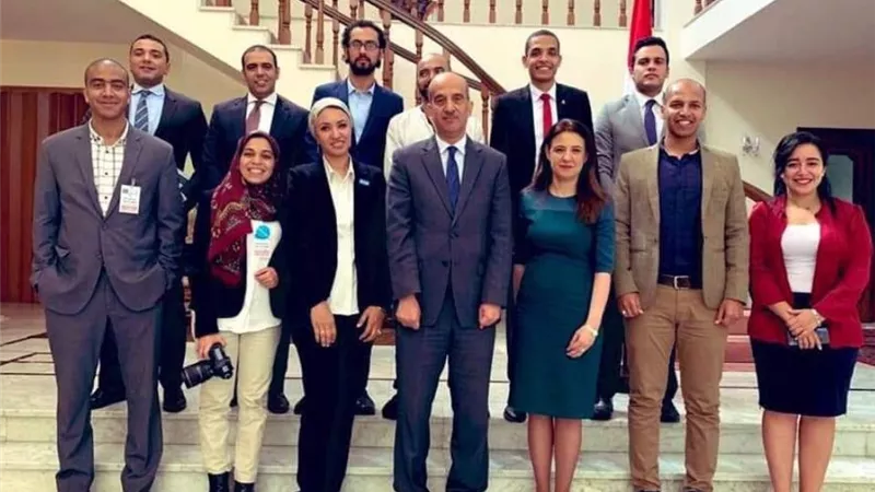 سفير مصر بإثيوبيا يستقبل المصريين المشاركين بالمنتدى الإفريقي للشباب