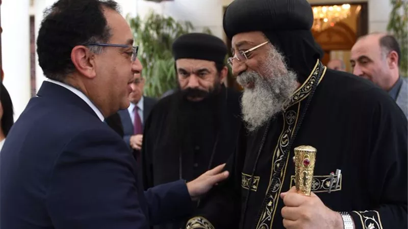 رئيس الوزراء يهنئ البابا تواضروس بعيد القيامة