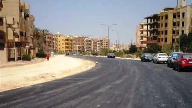 الشربينى : رفع كفاءة و صيانة محور الكفراوي بمدينة 6 أكتوبر