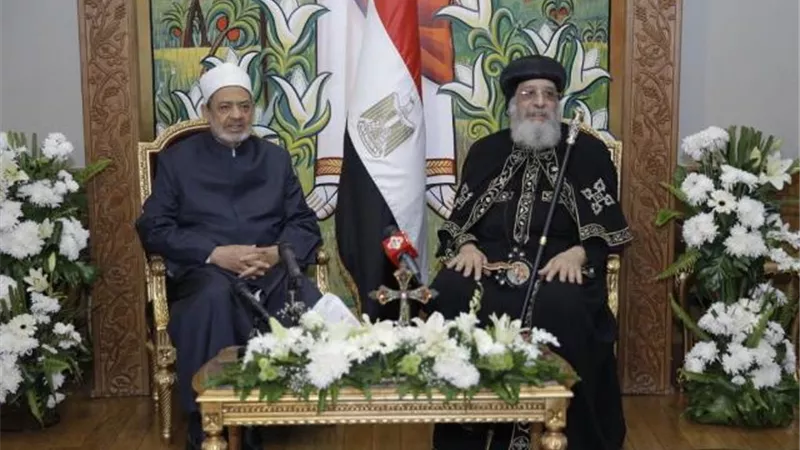 الإمام الأكبر: الأديان بقيمها الداعية للسلام والمحبة لايمكن أن تكون أبدًا مبررًا للقتل والإرهاب