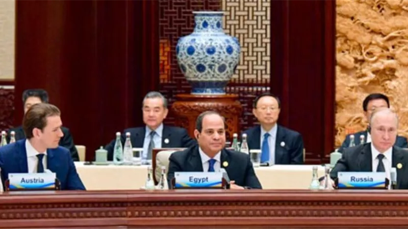 السيسي: محور قناة السويس مركز عالمي لتطوير التجارة الدولية