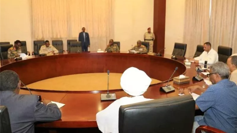 المجلس العسكرى السودانى يبدأ اجتماع مع ممثلى الحرية والتغيير