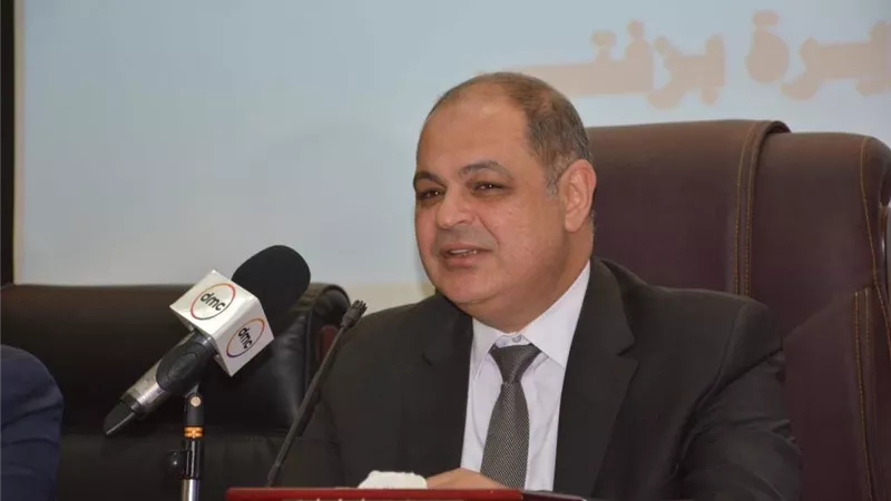 محافظ الغربية .. يقررالغلق الإداري لعدد 96 وإلغاء ترخيص 19 صيدليةلمخالفتهم الإشتراطات الطبية