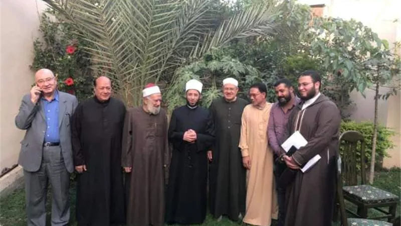 بالصور.. الدكتور اسامة الازهري يزور قرية نمرة البصل بالمحلة