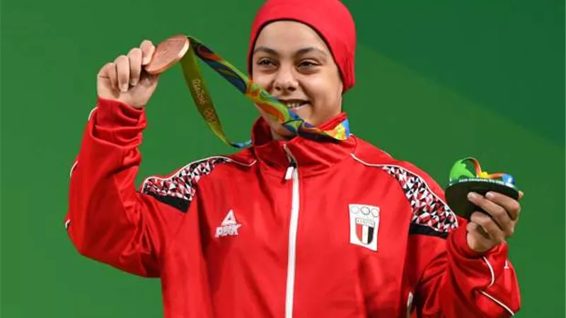 البطلة سارة سمير تضيف 3 ميداليات مصرية فى رفع الأثقال