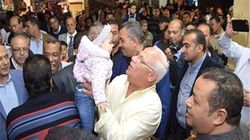 بالصور.. محافظ بورسعيد يشارك المواطنين باحتفالات شم النسيم