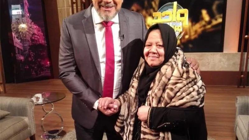 عمرو الليثي يلتقي مع الحاجة سناء 