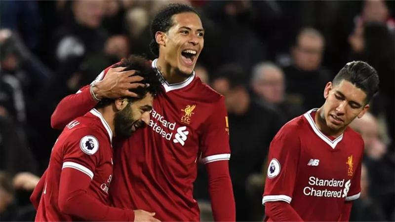 تحذير هام من محمد صلاح لـ فان ديك بعد فوزه بجائزة أفضل لاعب في إنجلترا