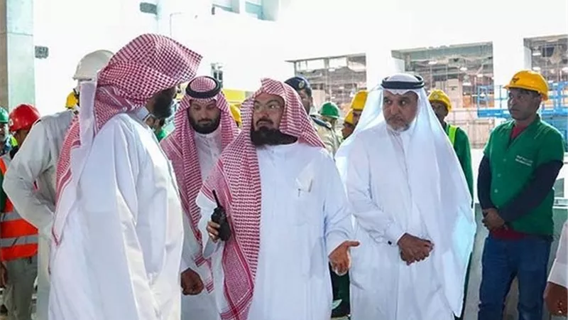 السديس يوجّه بسرعة الانتهاء من فتح باب الملك عبدالعزيز