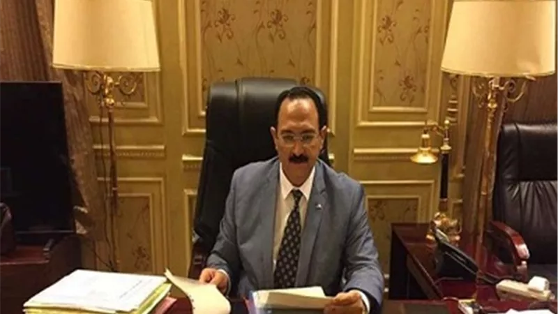 النائب هشام عبدالواحد يهنئ البابا تواضروس في عيد القيامة المجيد
