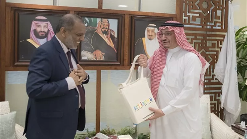 وزير التعليم السعودي يلتقي السفير السريلانكي لدى المملكة