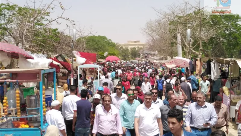 رئيس جهاز العاشر يتفقد الحدائق العامة فى اعياد الربيع