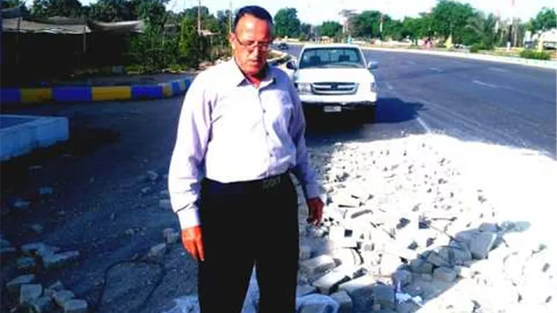ازالة طوب اسمنتي سقط من تريلا تعيد انتظام طريق الإسماعيلية القاهرة (صور)