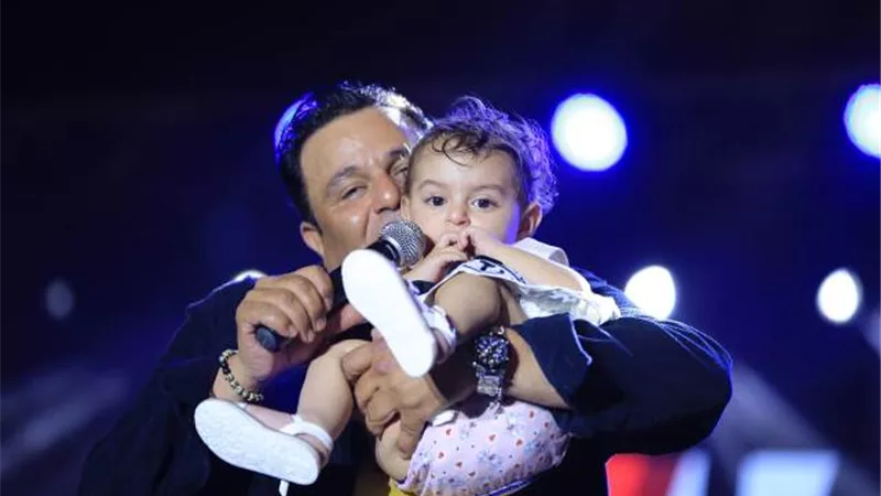محمد فؤاد يتألق في حفل شم النسيم بالقاهرة الجديدة.. صور