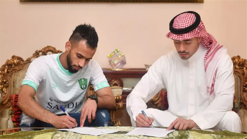 رسميا.. النادي الأهلي السعودي يضم مندش