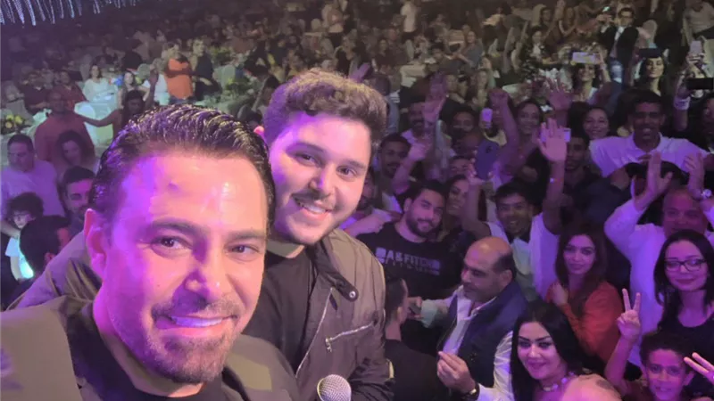 عاصى الحلانى يشارك جمهوره حفل ليلة العمر بشرم الشيخ.. صور