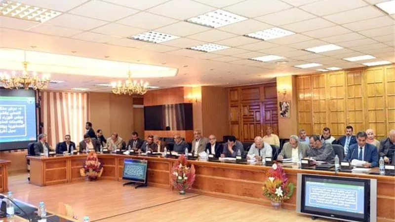محافظ الشرقية يطلب سرعة تنفيذ خطة طلاء واجهات المباني والنوافذ