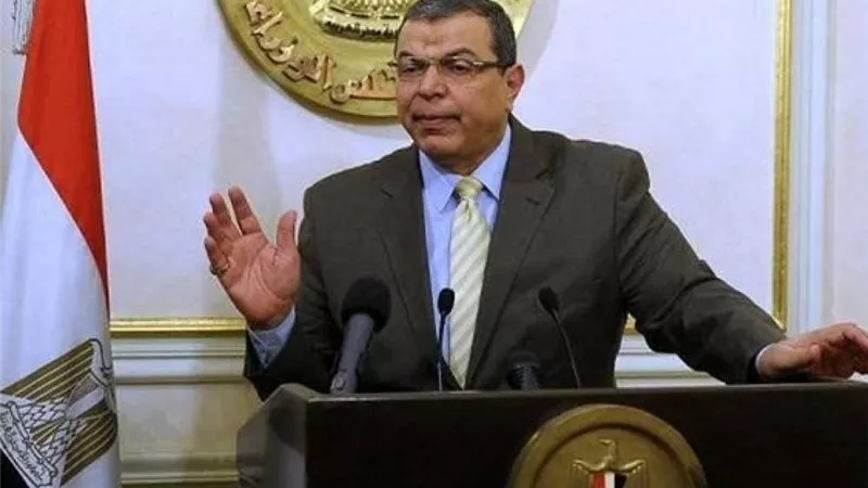 عمال مصر يجددون العهد للرئيس السيسي لاستكمال مسيرة التنمية وبناء نهضة مصر