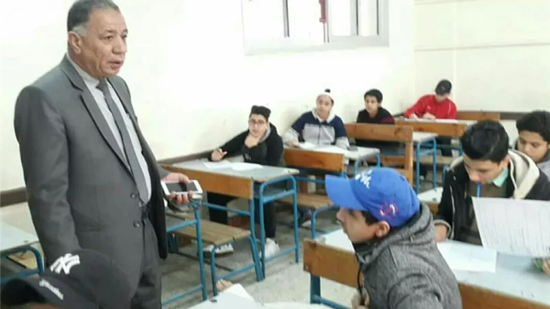 محافظ دمياط تشدد على انضباط لجان الامتحانات