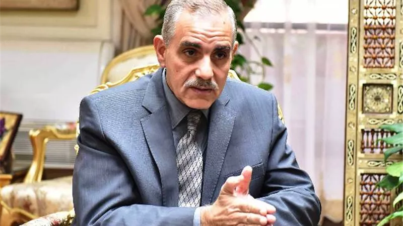 محافظ أسيوط يهنئ السيسى والشعب بعيد العمال